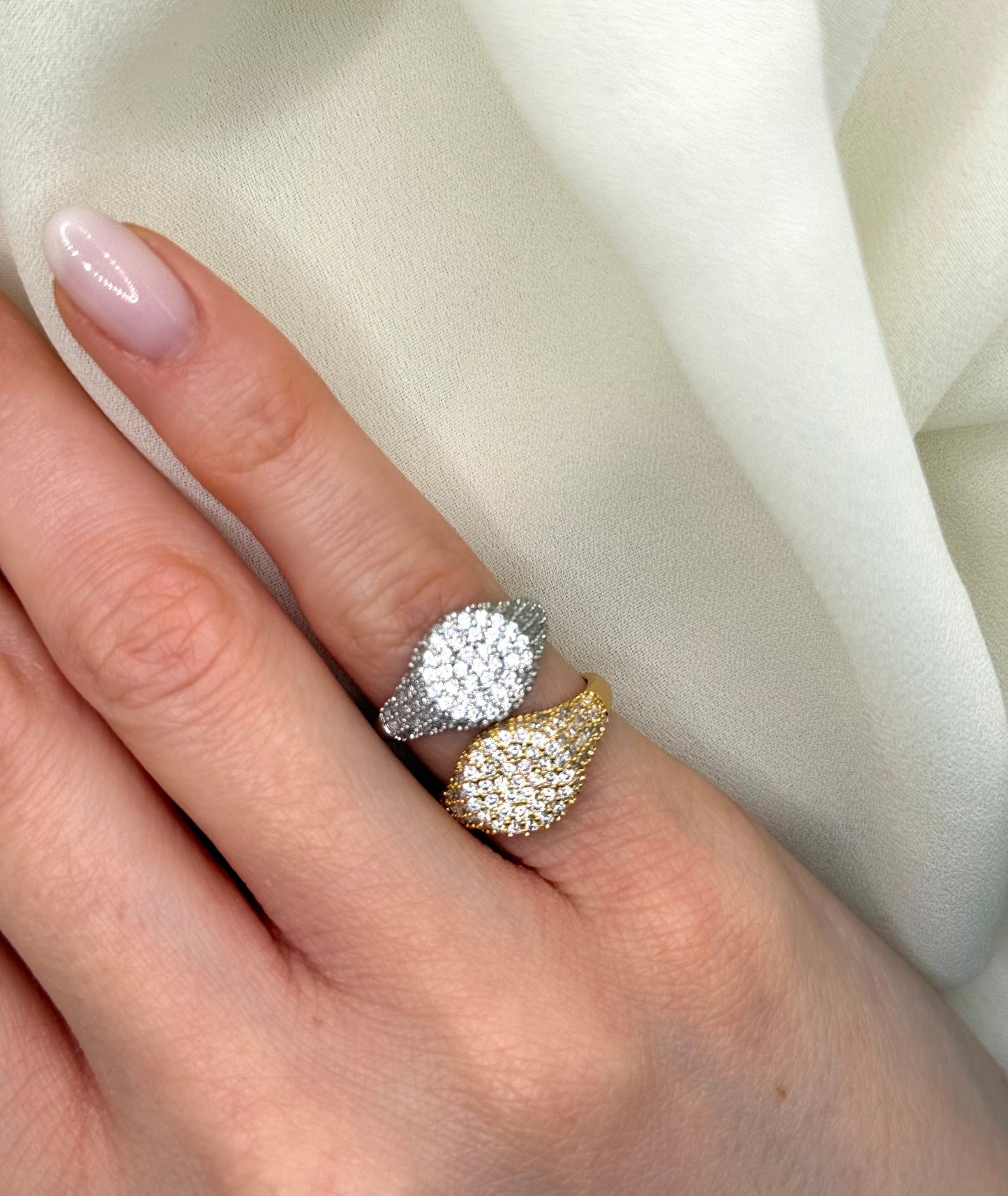 Anello Chevalier Round