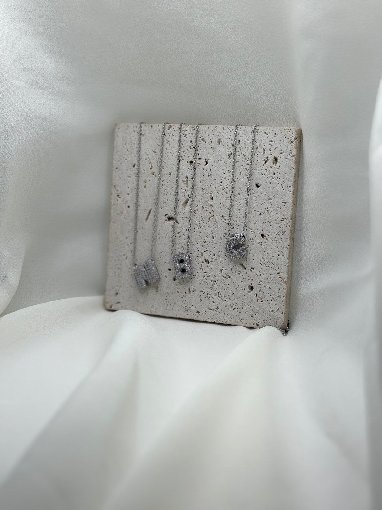 Collana Bubble Letter