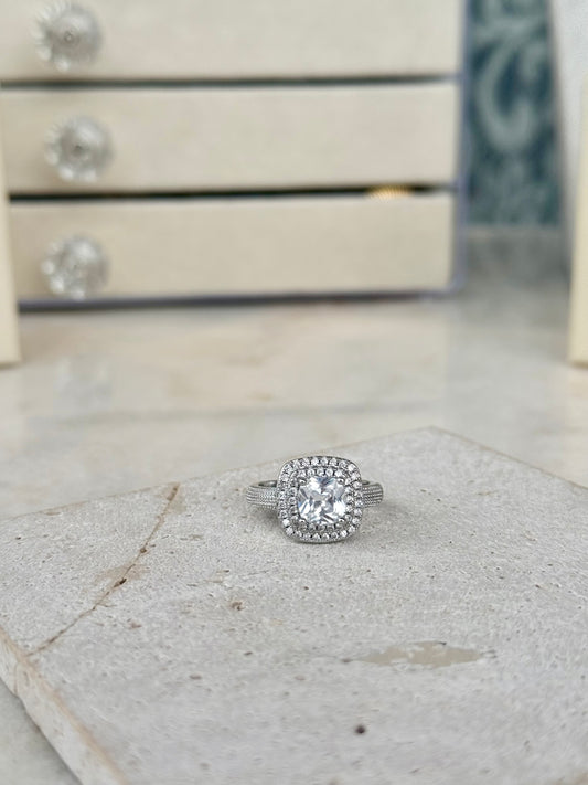 Anello Carréa